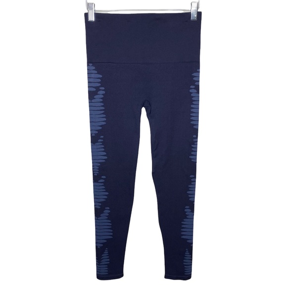 SPANX Aztec Stripe Seamless Leggings in Pure Navy size XL - Picture 3 of 7